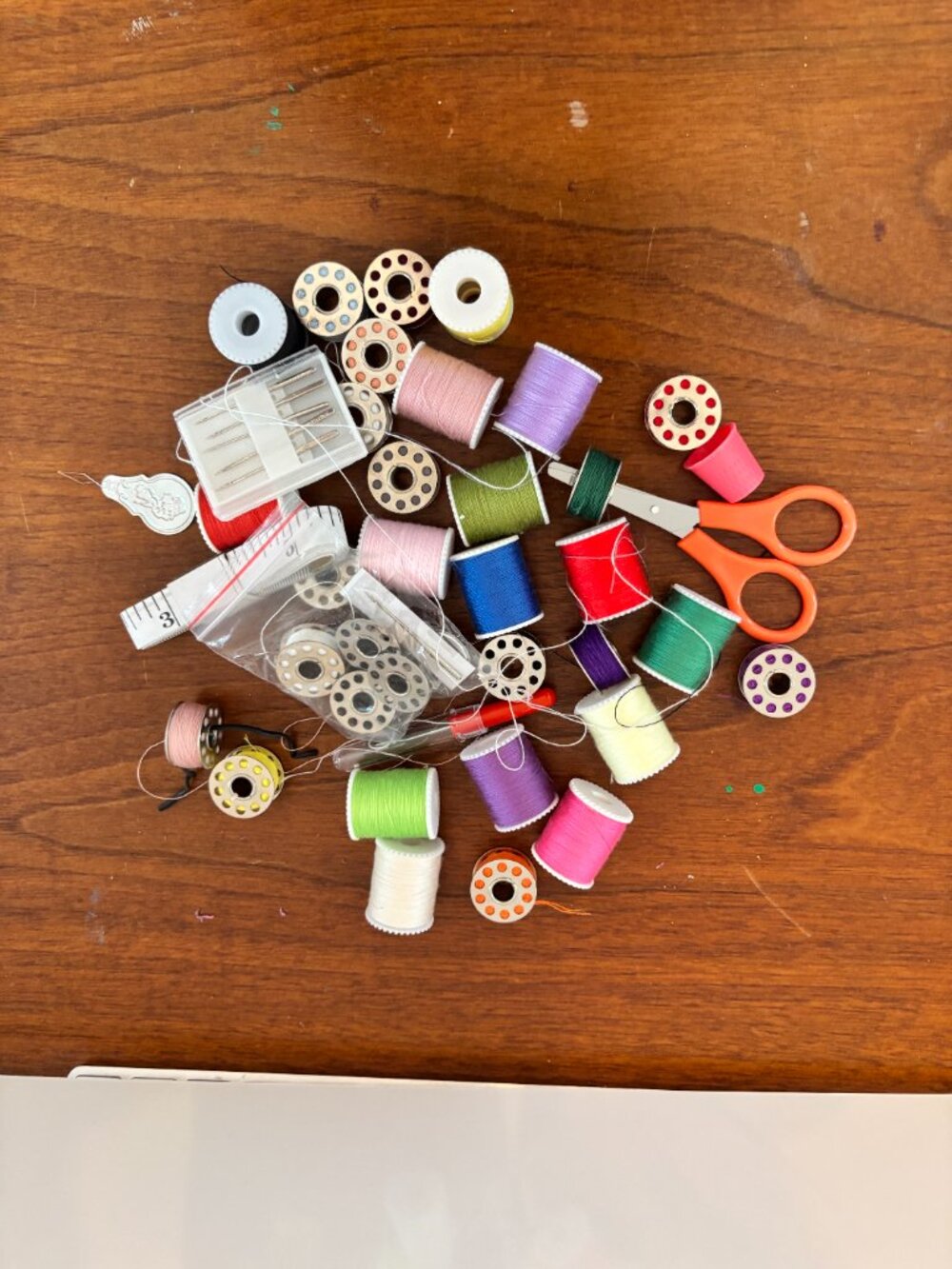 MagicFly Mini Sewing Machine - Pink - Picture 6 of 7